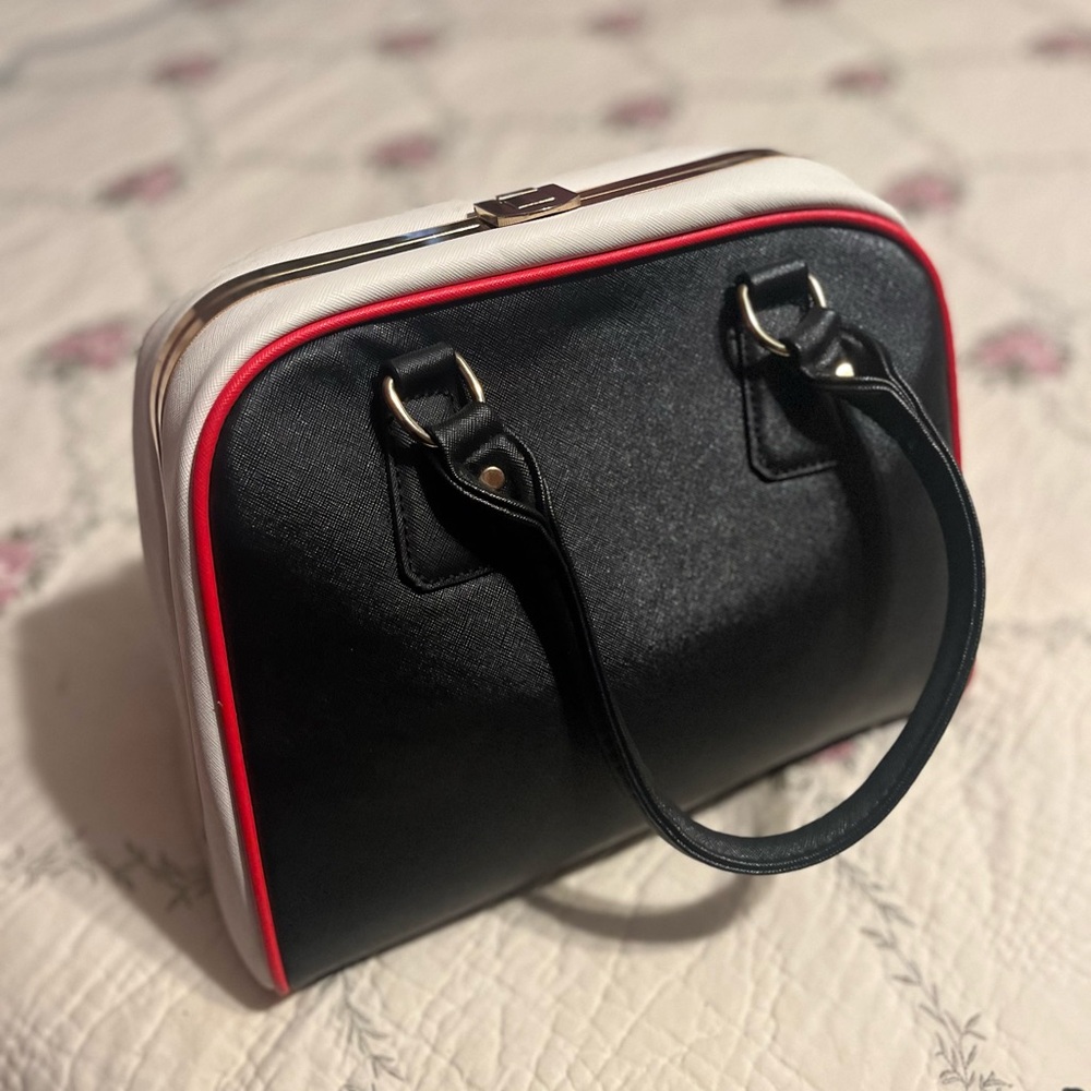 Elegant Black and White Handbag